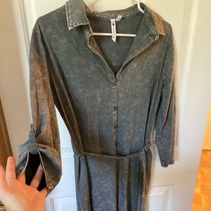 Henley, grey dress